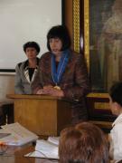 Вера Ганчева произнася благодарствено слово след награждаването й с почетния знак със синя лента на Софийския университет 